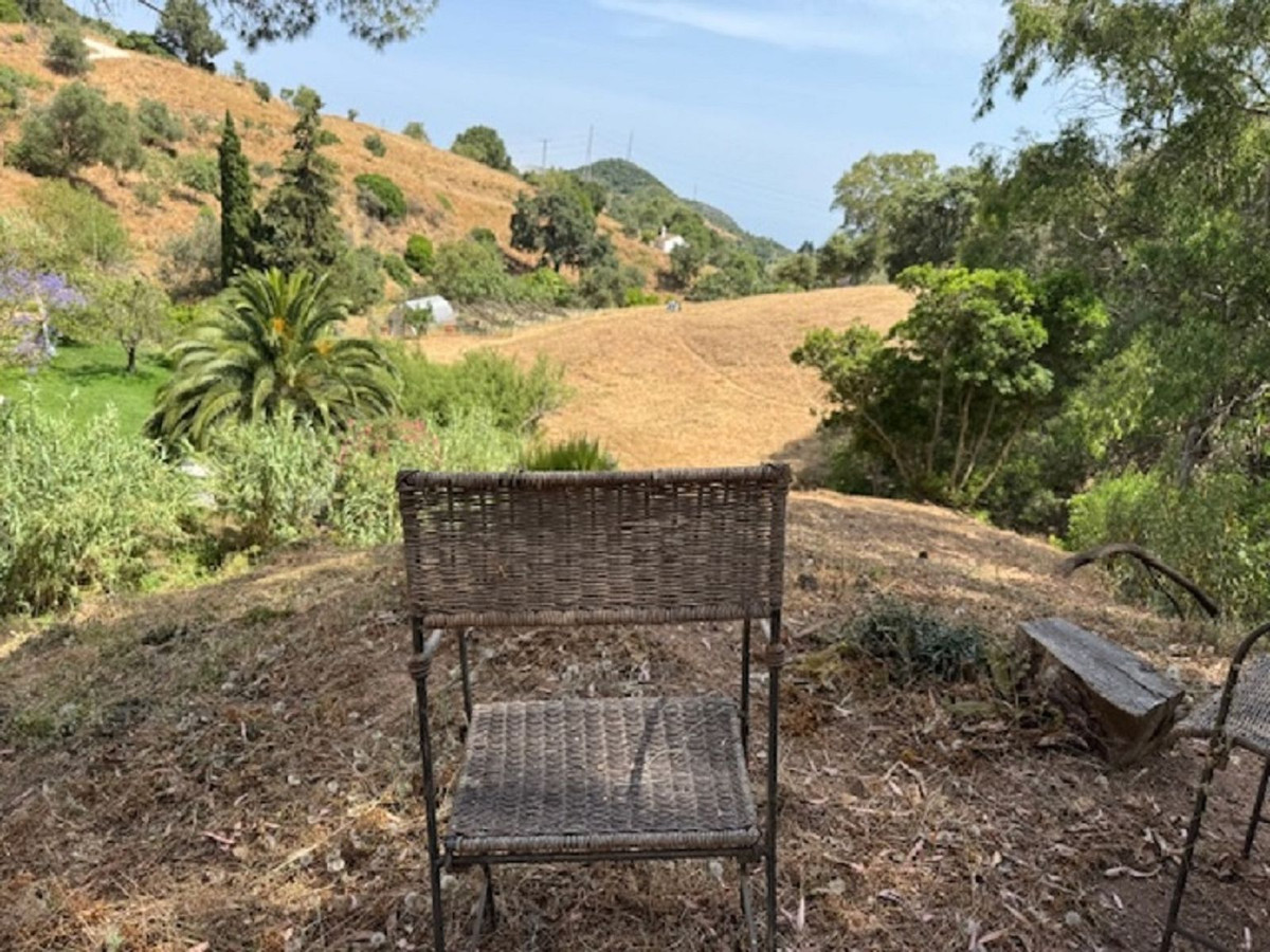 4 Bed, 2 Bath, HouseFor Sale, Casares, Malaga