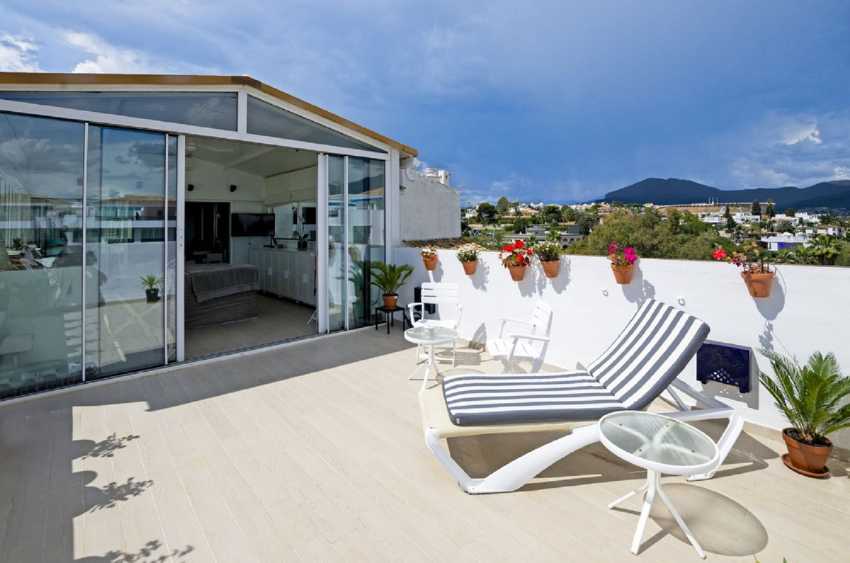 3 Bed, 3 Bath, ApartmentFor Sale, Puerto Banus, Malaga