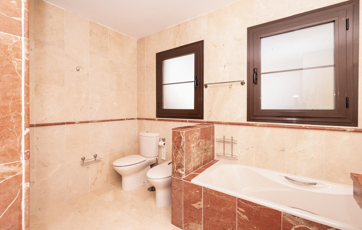 4 Bed, 3 Bath, ApartmentFor Sale, Hacienda del Sol, Malaga