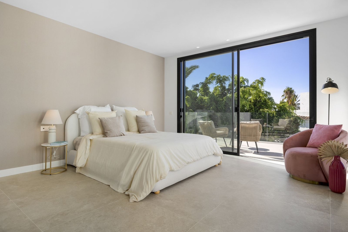 5 Bed, 5 Bath, HouseFor Sale, Marbesa, Malaga