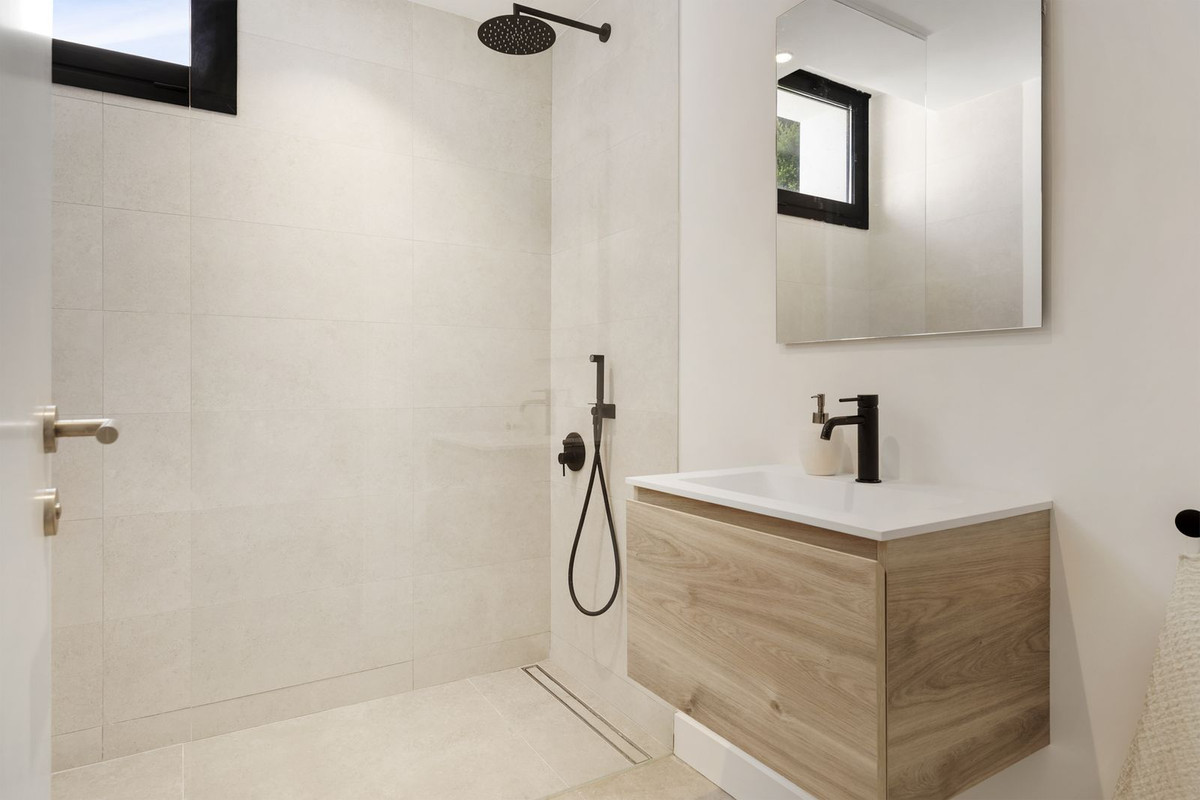 5 Bed, 5 Bath, HouseFor Sale, Marbesa, Malaga