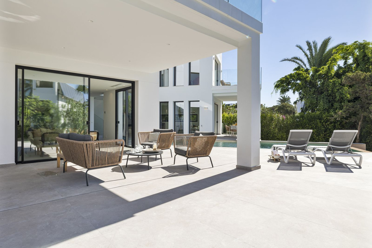 5 Bed, 5 Bath, HouseFor Sale, Marbesa, Malaga