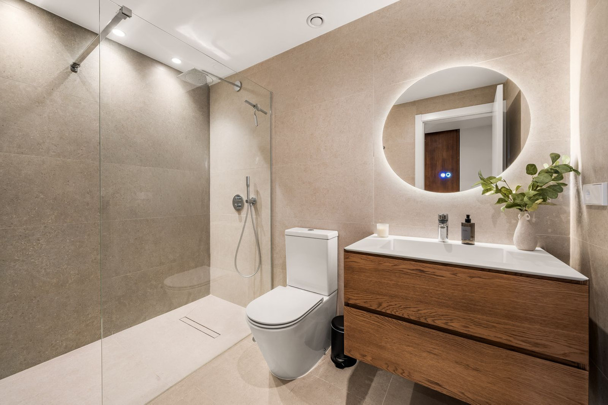 4 Bed, 4 Bath, HouseFor Sale, Nueva Andalucia, Malaga