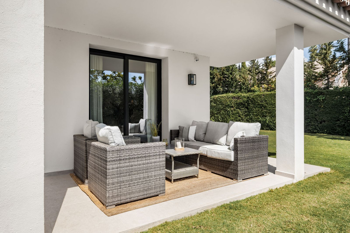 4 Bed, 4 Bath, HouseFor Sale, Nueva Andalucia, Malaga