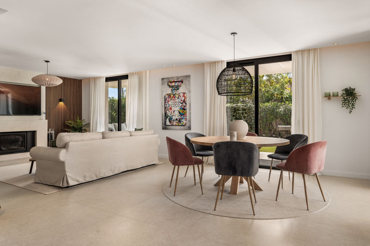 4 Bed, 4 Bath, HouseFor Sale, Nueva Andalucia, Malaga