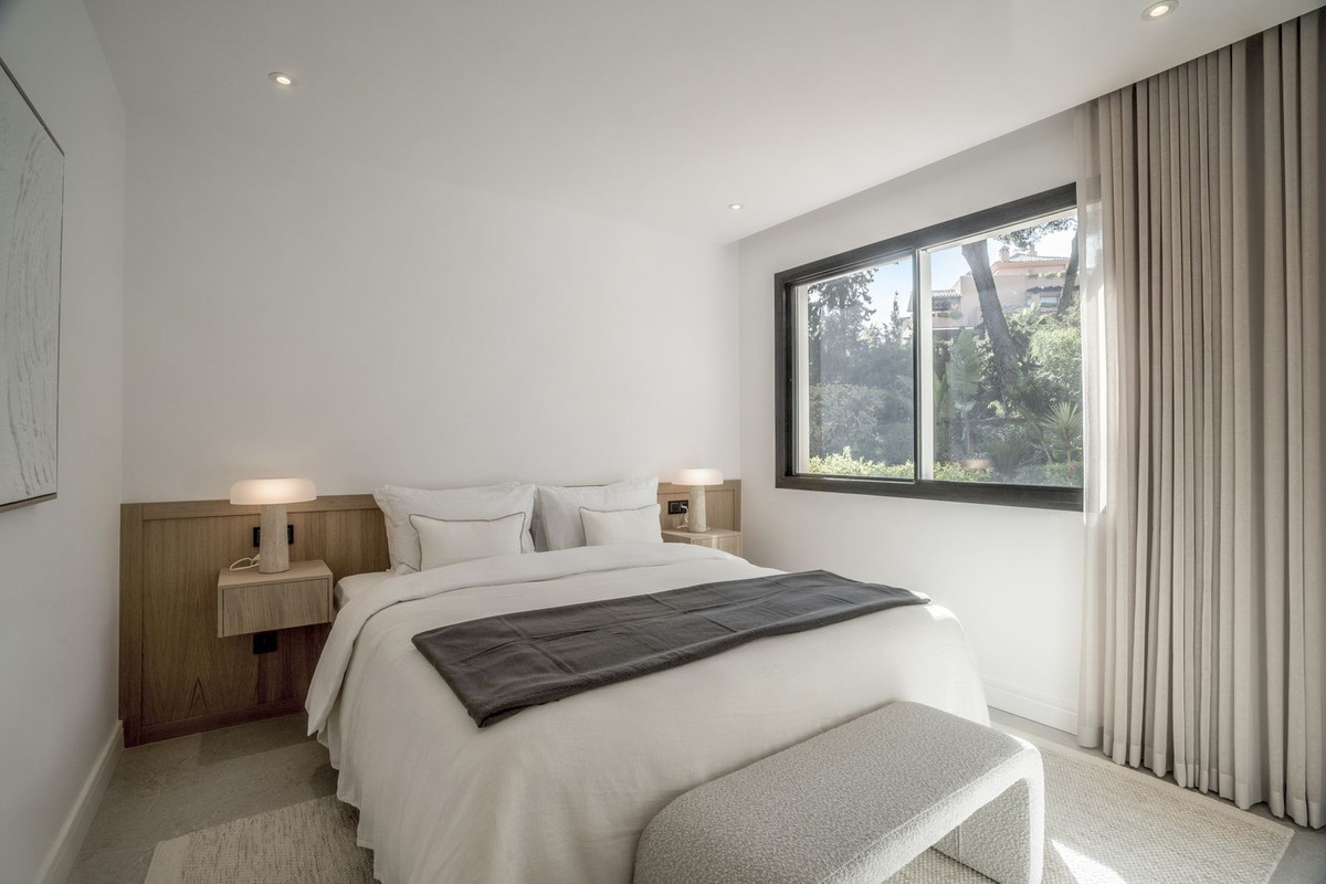 3 Bed, 3 Bath, ApartmentFor Sale, Sierra Blanca, Malaga