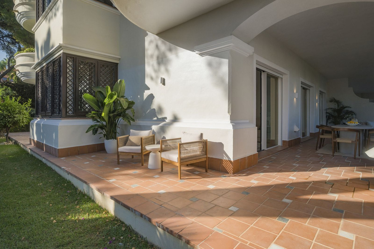 3 Bed, 3 Bath, ApartmentFor Sale, Sierra Blanca, Malaga