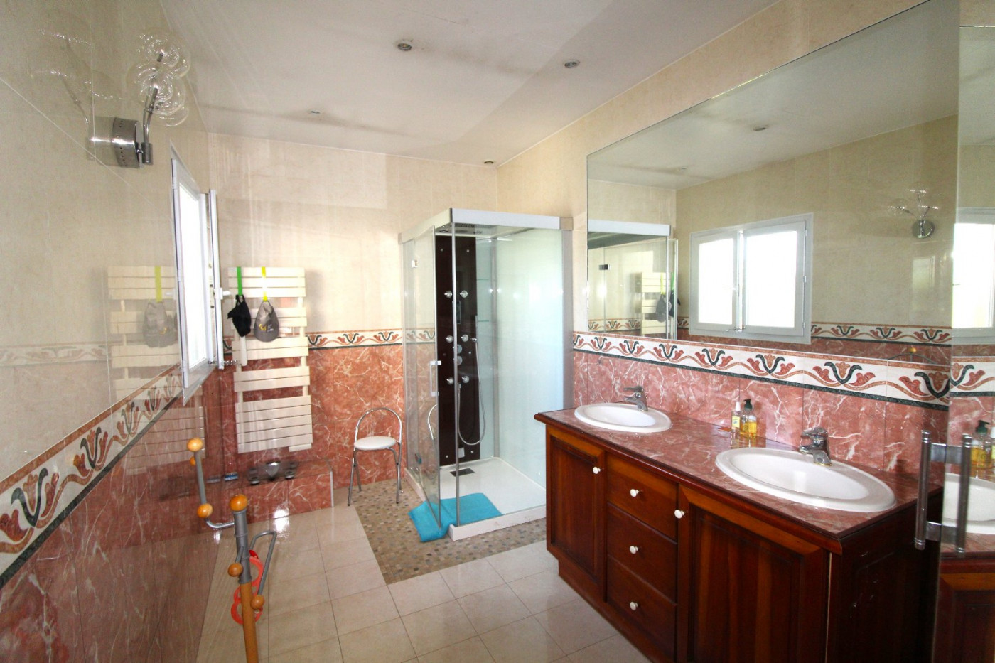 3 Bed, HouseFor Sale, Florensac, Herault, Languedoc-Roussillon, 34510