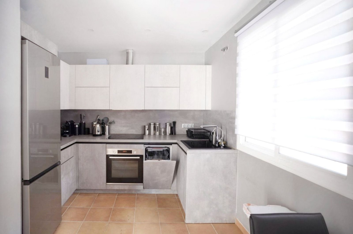 2 Bed, 2 Bath, HouseFor Sale, Aloha, Malaga