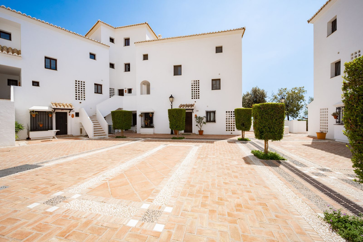 2 Bed, 2 Bath, ApartmentFor Sale, Los Monteros, Malaga