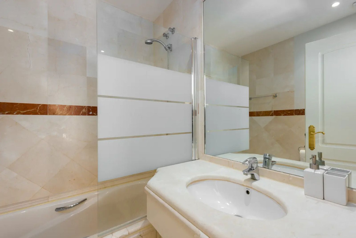 2 Bed, 2 Bath, ApartmentFor Sale, Elviria, Malaga