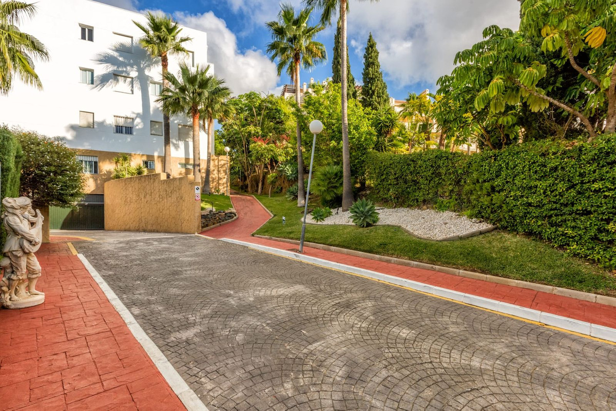 2 Bed, 1 Bath, ApartmentFor Sale, Riviera Del Sol, Malaga