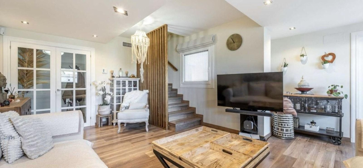 3 Bed, 2 Bath, ApartmentFor Sale, Benalmadena Costa, Malaga