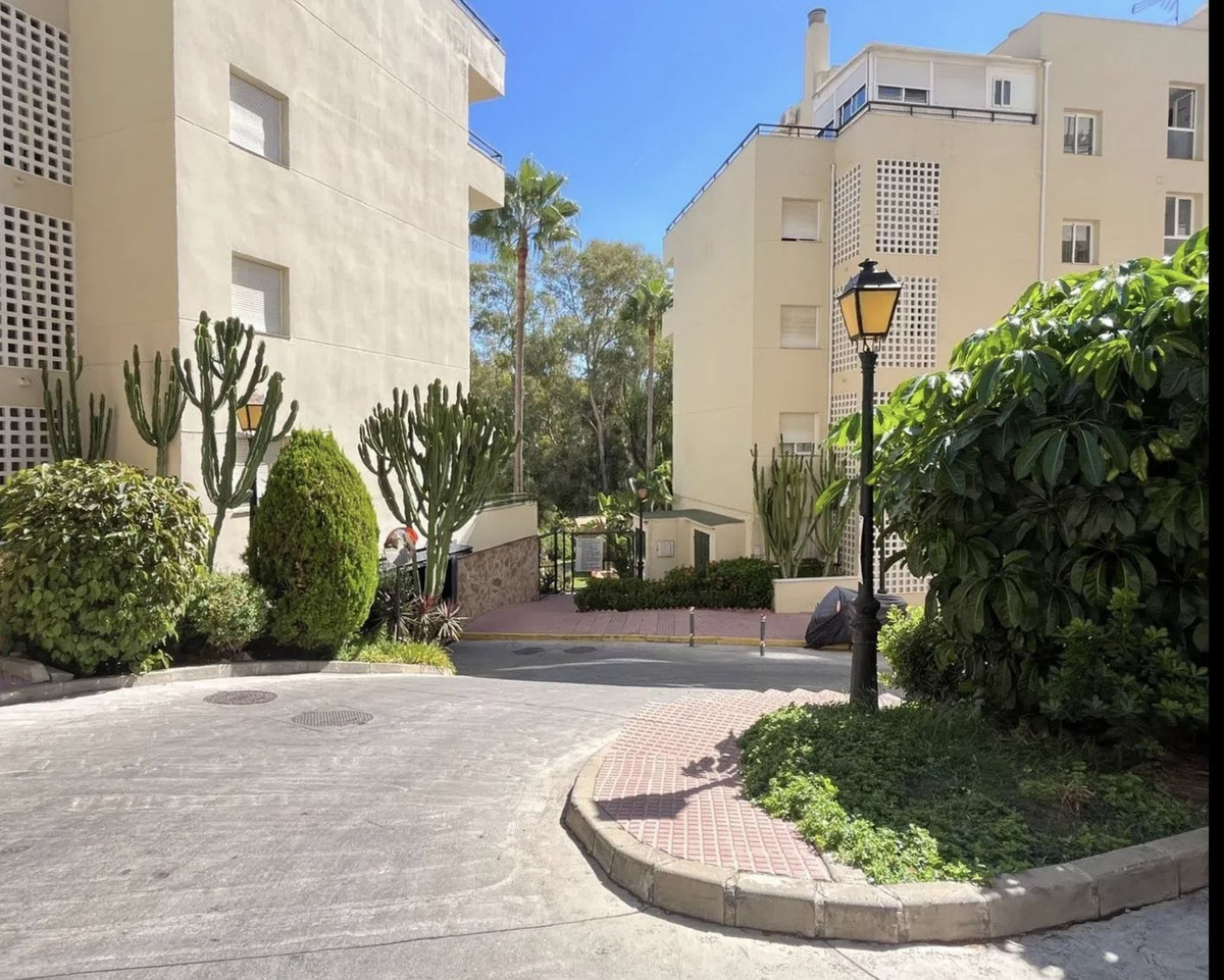 2 Bed, 2 Bath, ApartmentFor Sale, Calahonda, Malaga