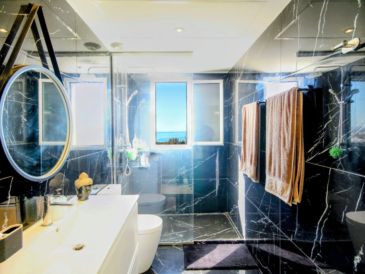 2 Bed, 2 Bath, ApartmentFor Sale, Los Monteros, Malaga