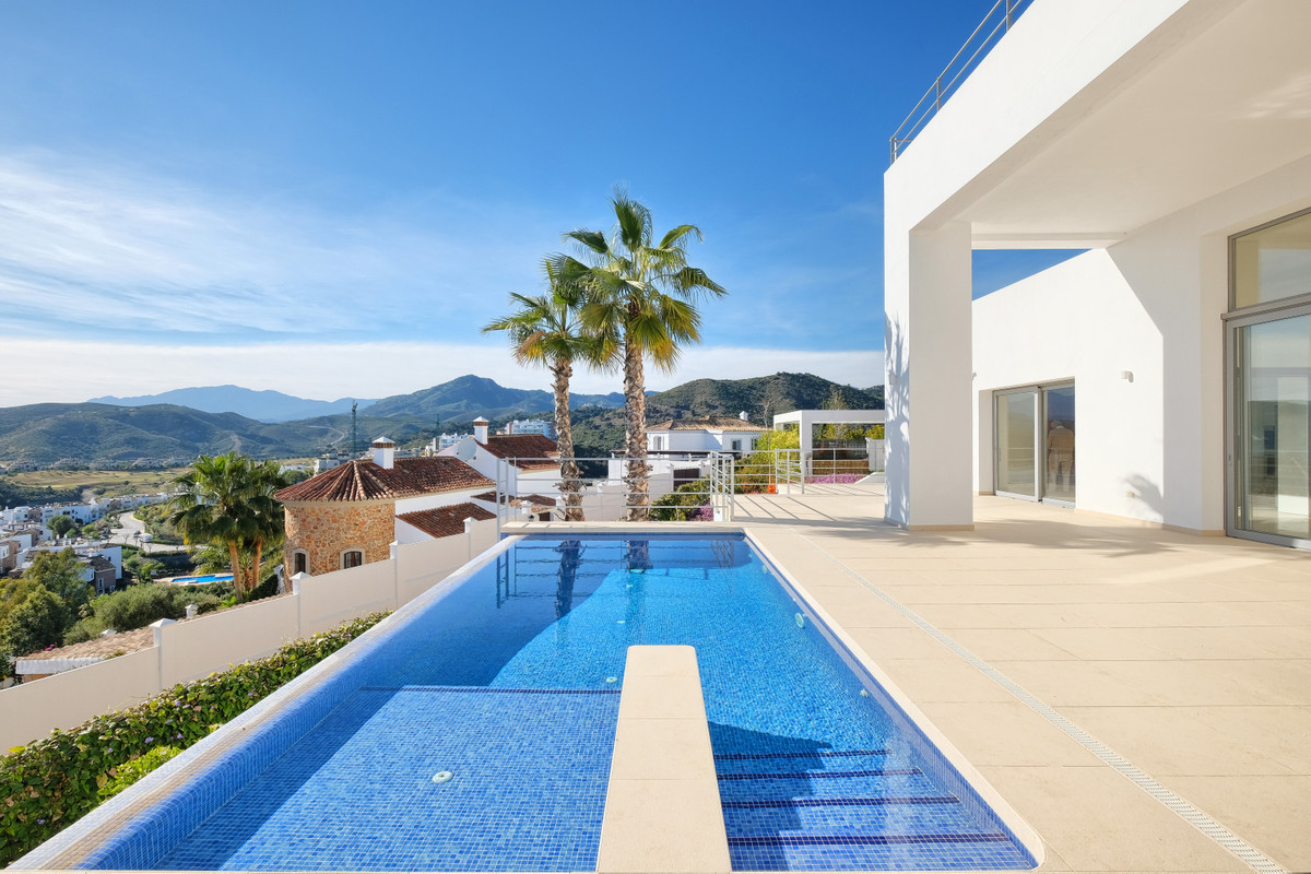 4 Bed, 4 Bath, HouseFor Sale, Benahavis, Malaga
