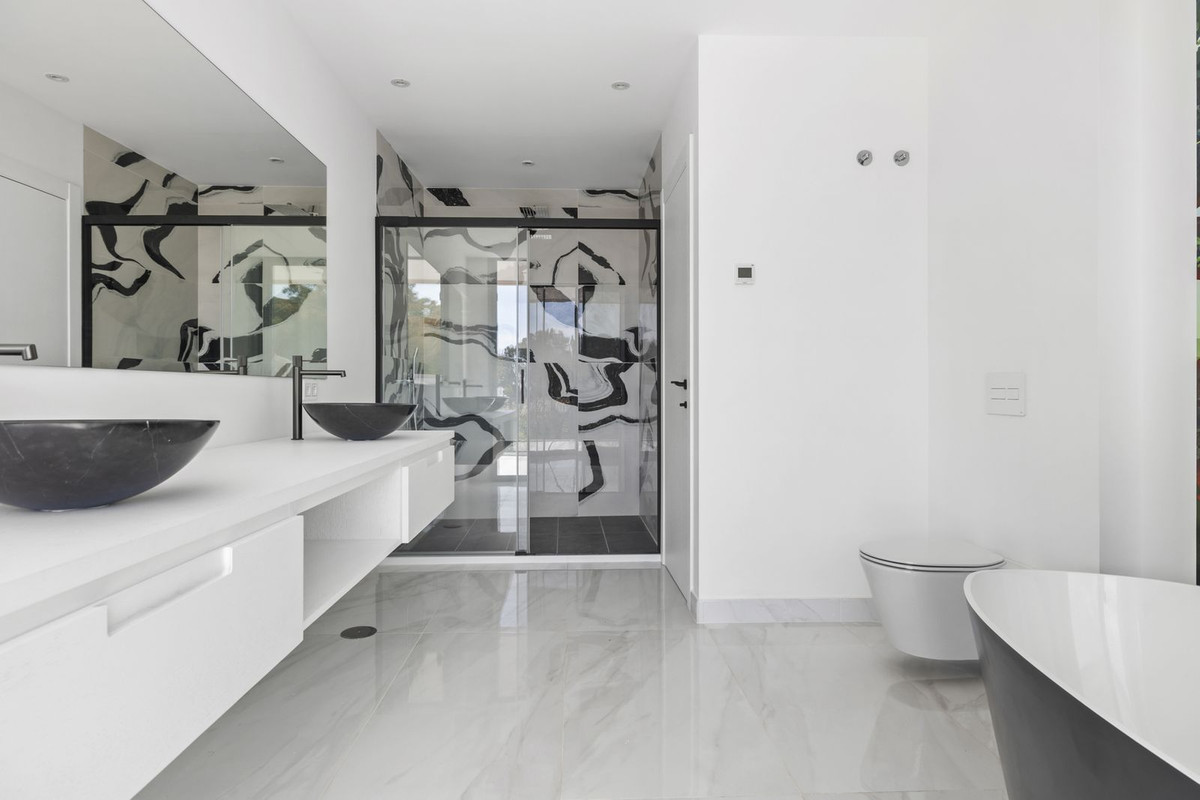 5 Bed, 5 Bath, HouseFor Sale, San Pedro de Alcantara, Malaga