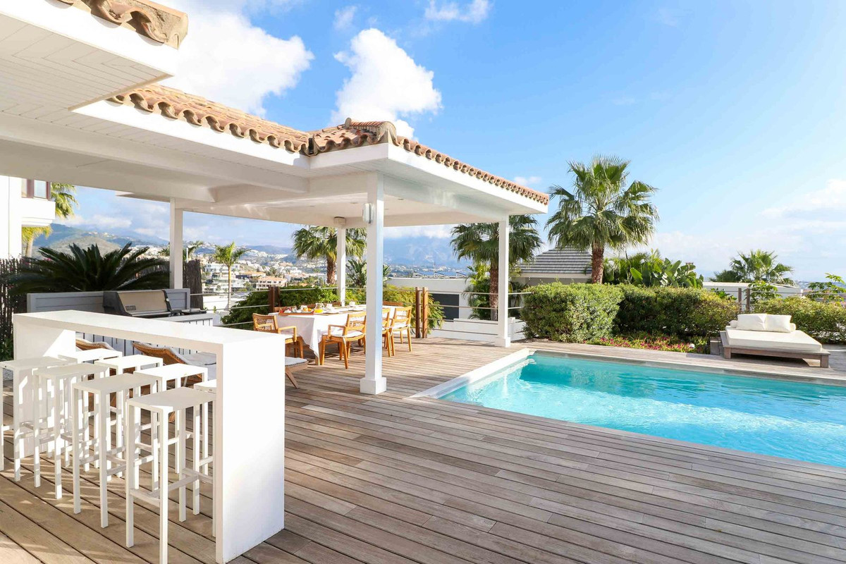 4 Bed, 2 Bath, HouseFor Sale, Benahavis, Malaga