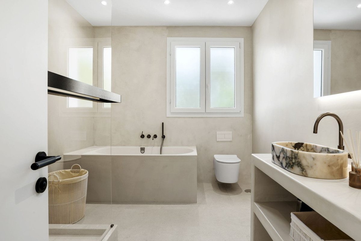 4 Bed, 4 Bath, HouseFor Sale, Benahavis, Malaga