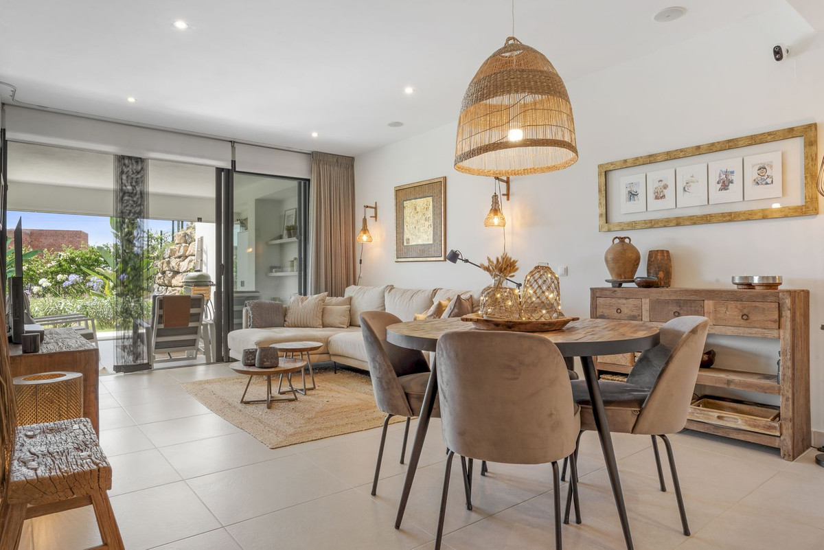 2 Bed, 2 Bath, ApartmentFor Sale, Estepona, Malaga