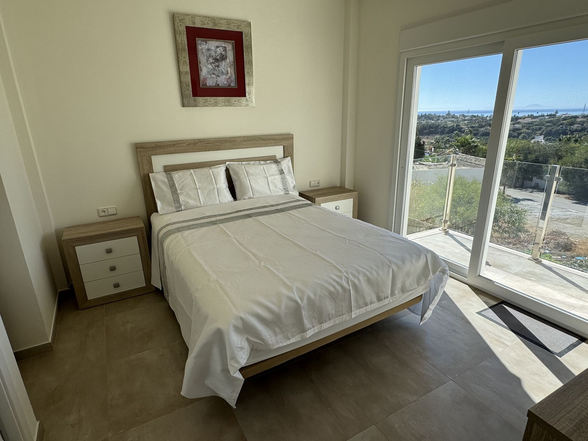 5 Bed, 4 Bath, HouseFor Sale, Estepona, Malaga