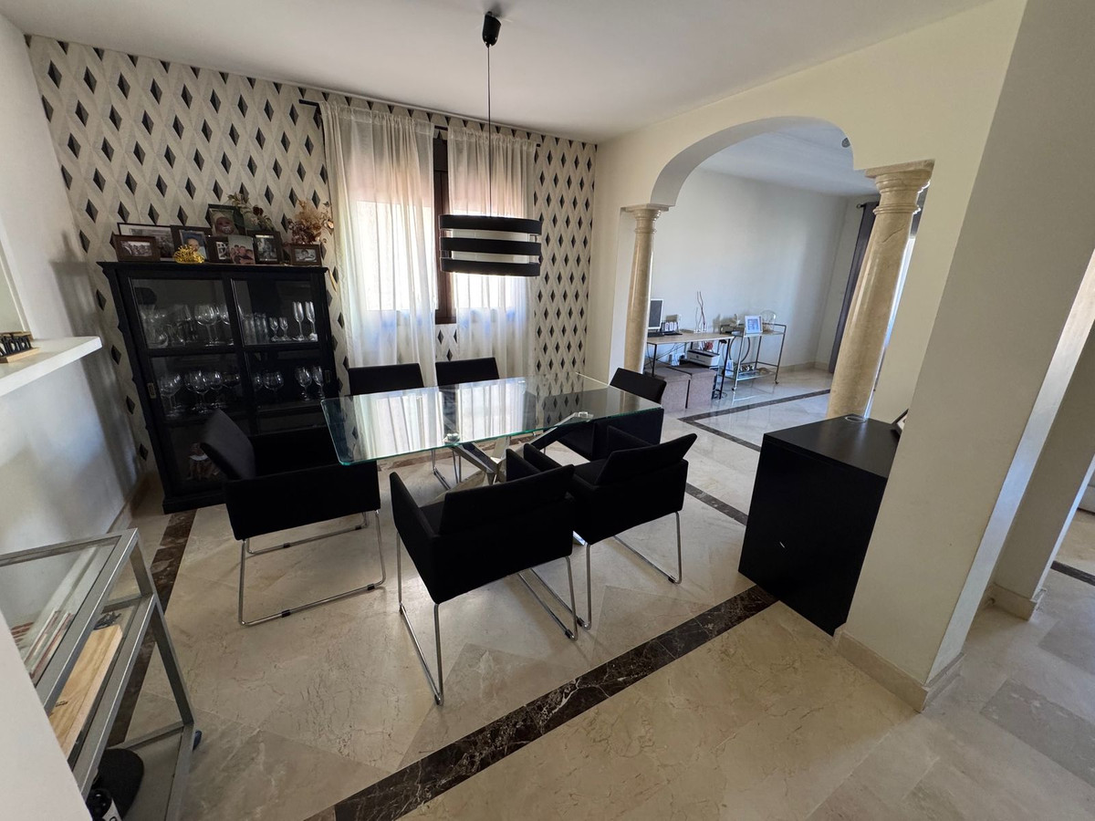 4 Bed, 3 Bath, HouseFor Sale, Estepona, Malaga