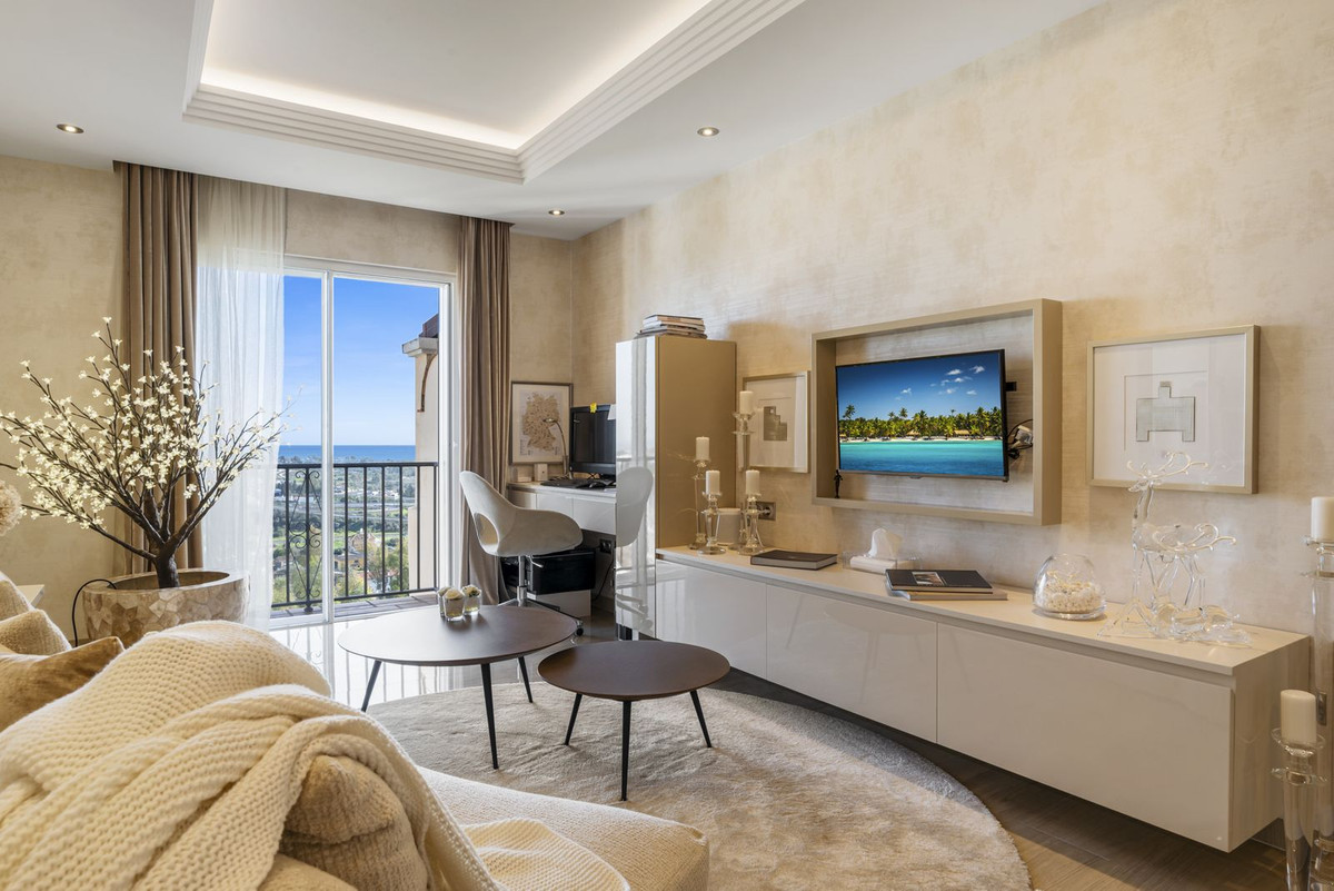 4 Bed, 3 Bath, ApartmentFor Sale, Los Almendros, Malaga