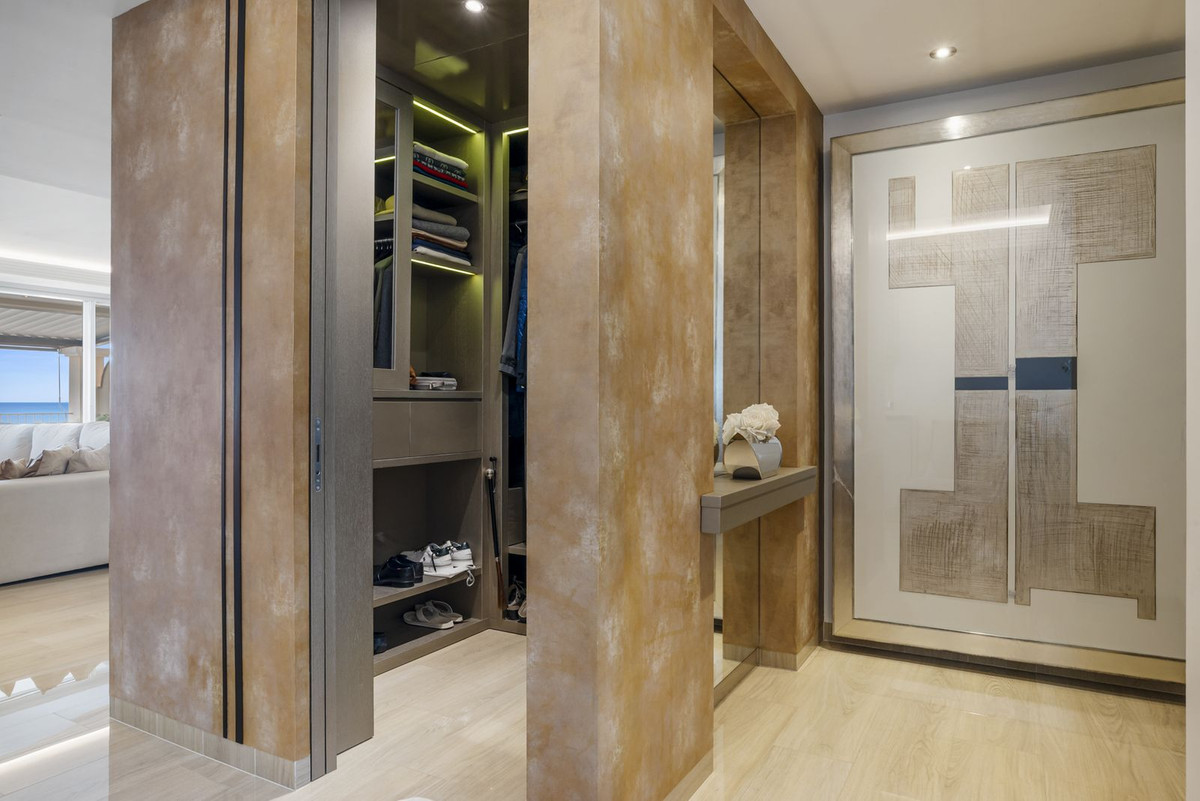 4 Bed, 3 Bath, ApartmentFor Sale, Los Almendros, Malaga