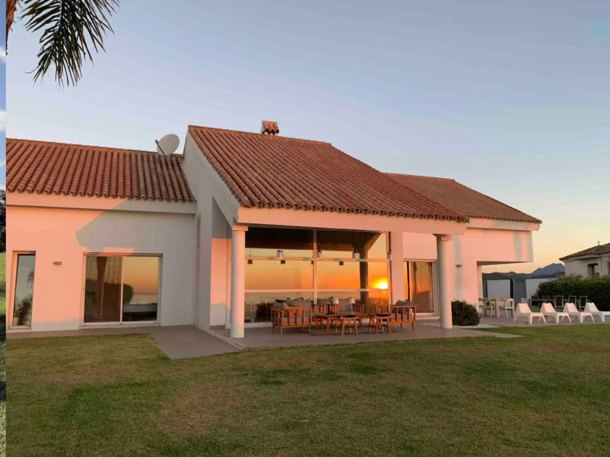 6 Bed, 5 Bath, HouseFor Sale, Manilva, Malaga