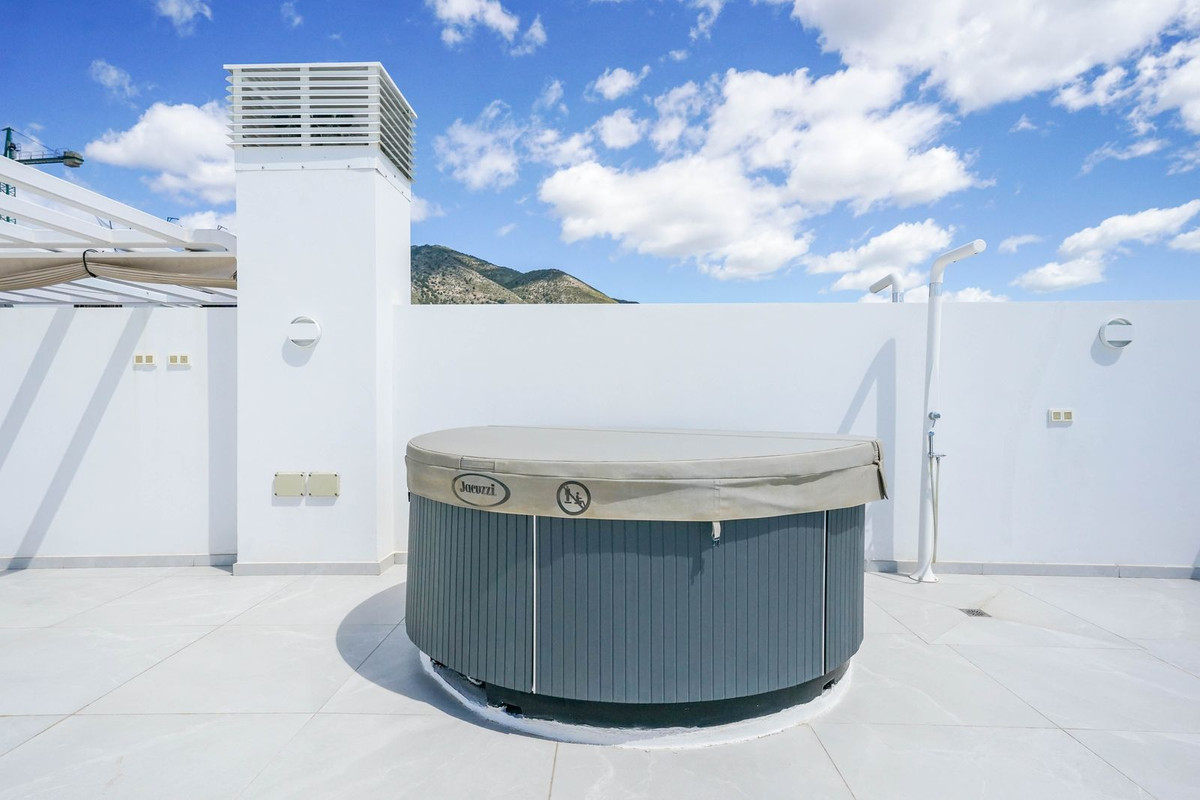 2 Bed, 2 Bath, ApartmentFor Sale, Higueron, Malaga