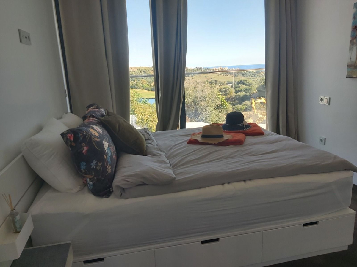 3 Bed, 4 Bath, HouseFor Sale, Estepona, Malaga