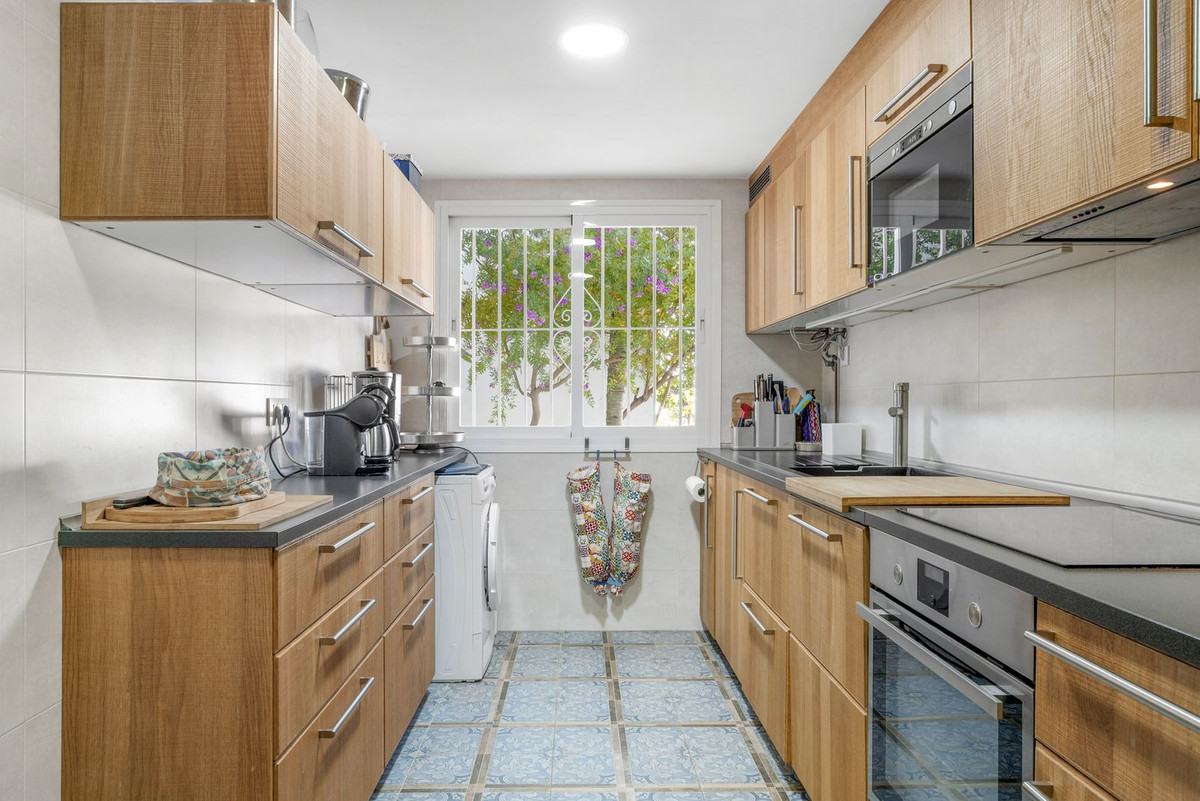 3 Bed, 3 Bath, HouseFor Sale, Estepona, Malaga