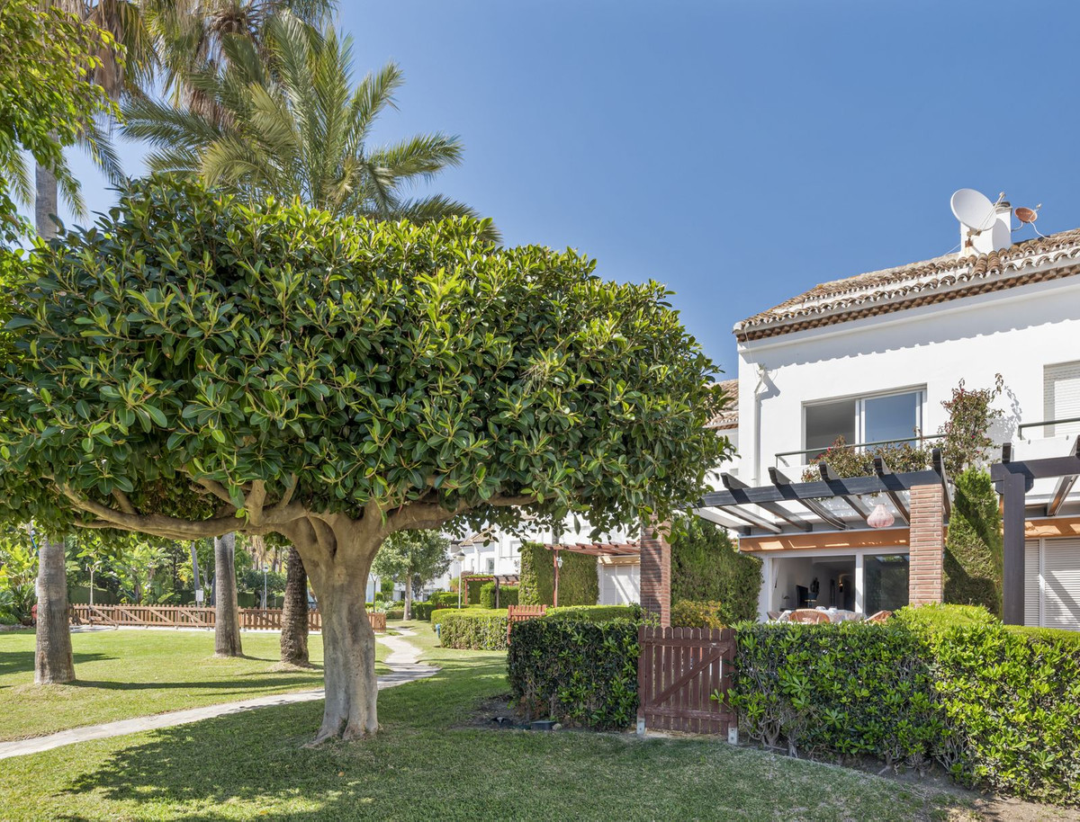 3 Bed, 3 Bath, HouseFor Sale, Estepona, Malaga