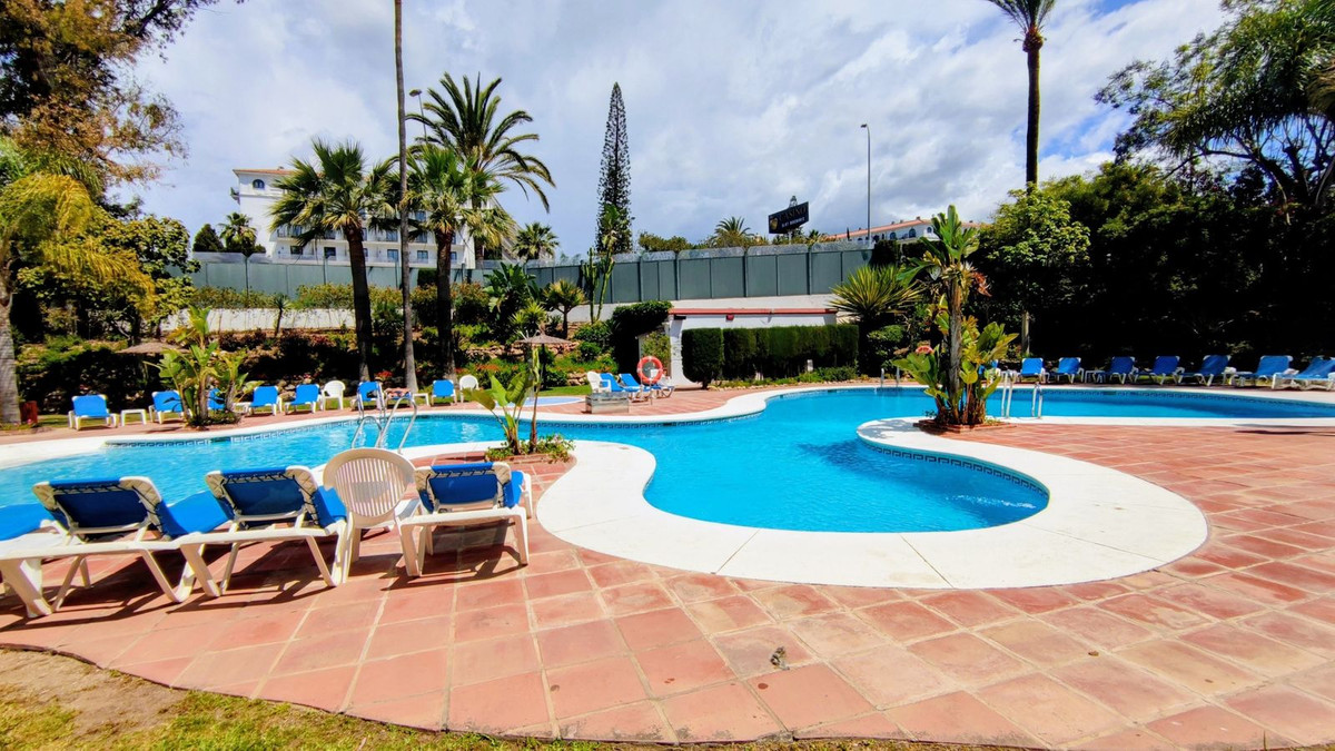 2 Bed, 2 Bath, ApartmentFor Sale, Puerto Banus, Malaga