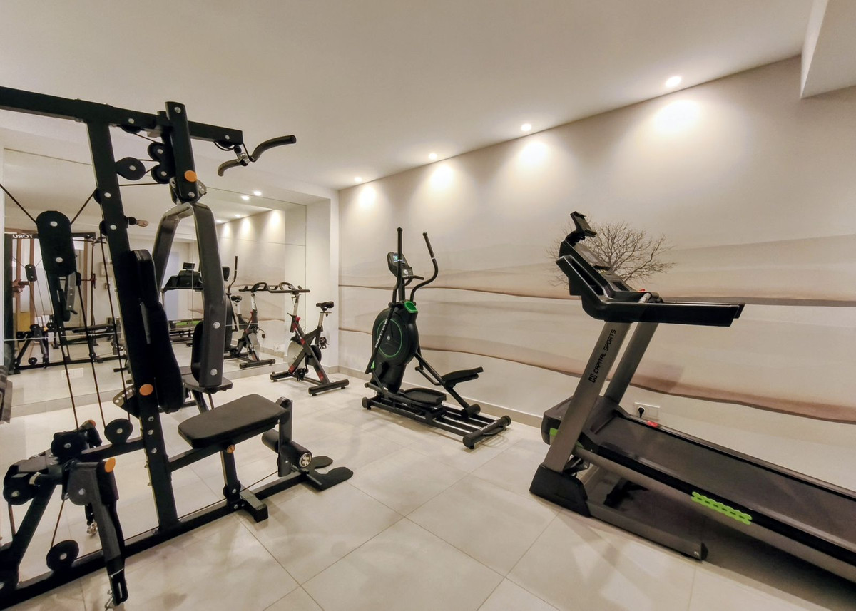 3 Bed, 3 Bath, ApartmentFor Sale, Los Monteros, Malaga