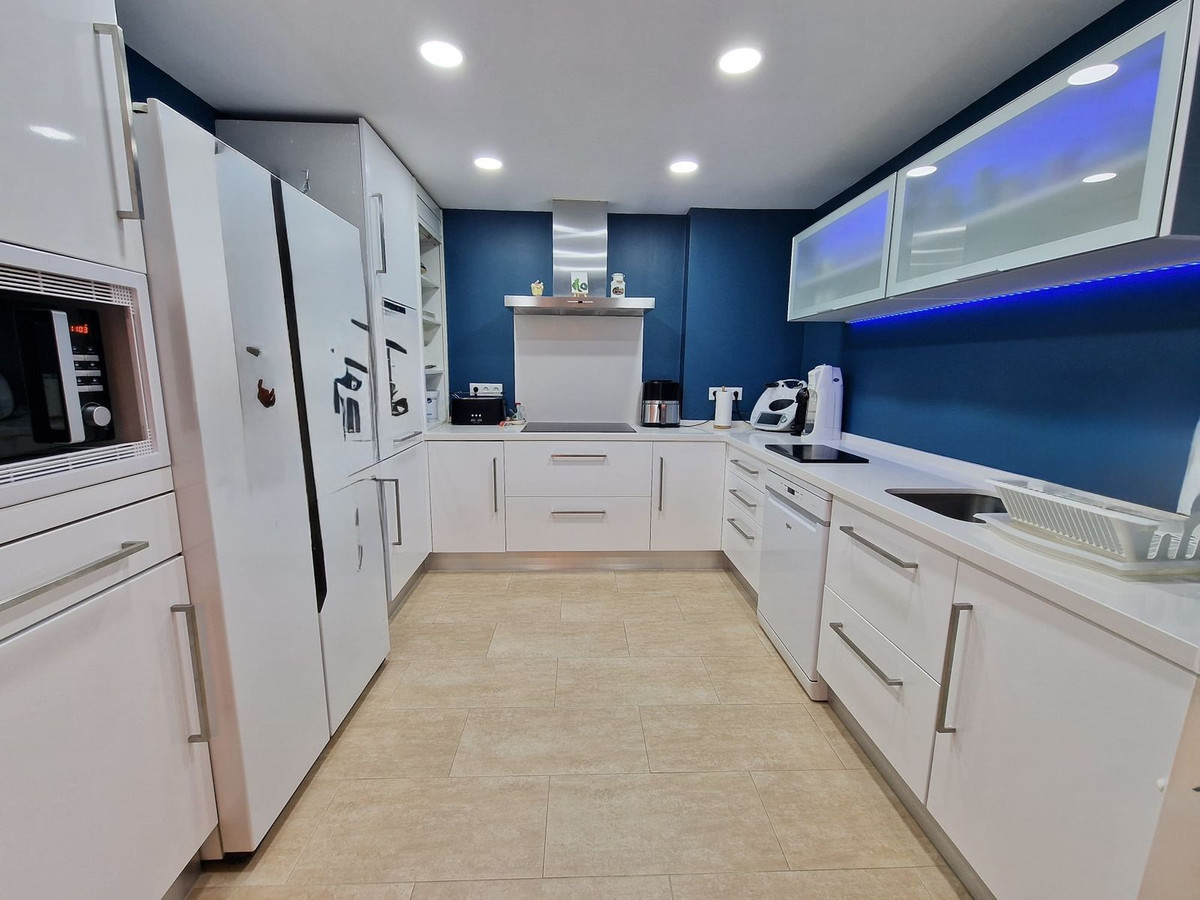 3 Bed, 2 Bath, ApartmentFor Sale, Riviera Del Sol, Malaga