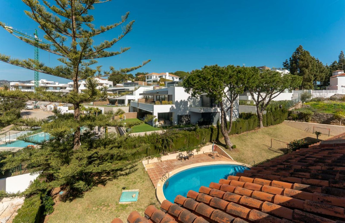 3 Bed, 3 Bath, HouseFor Sale, Artola, Malaga