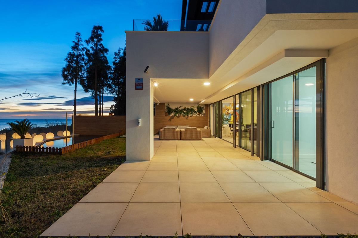 3 Bed, 2 Bath, ApartmentFor Sale, Cabopino, Malaga