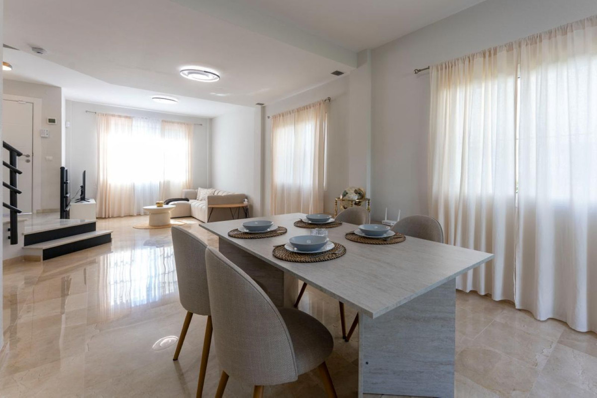 3 Bed, 3 Bath, HouseFor Sale, Artola, Malaga