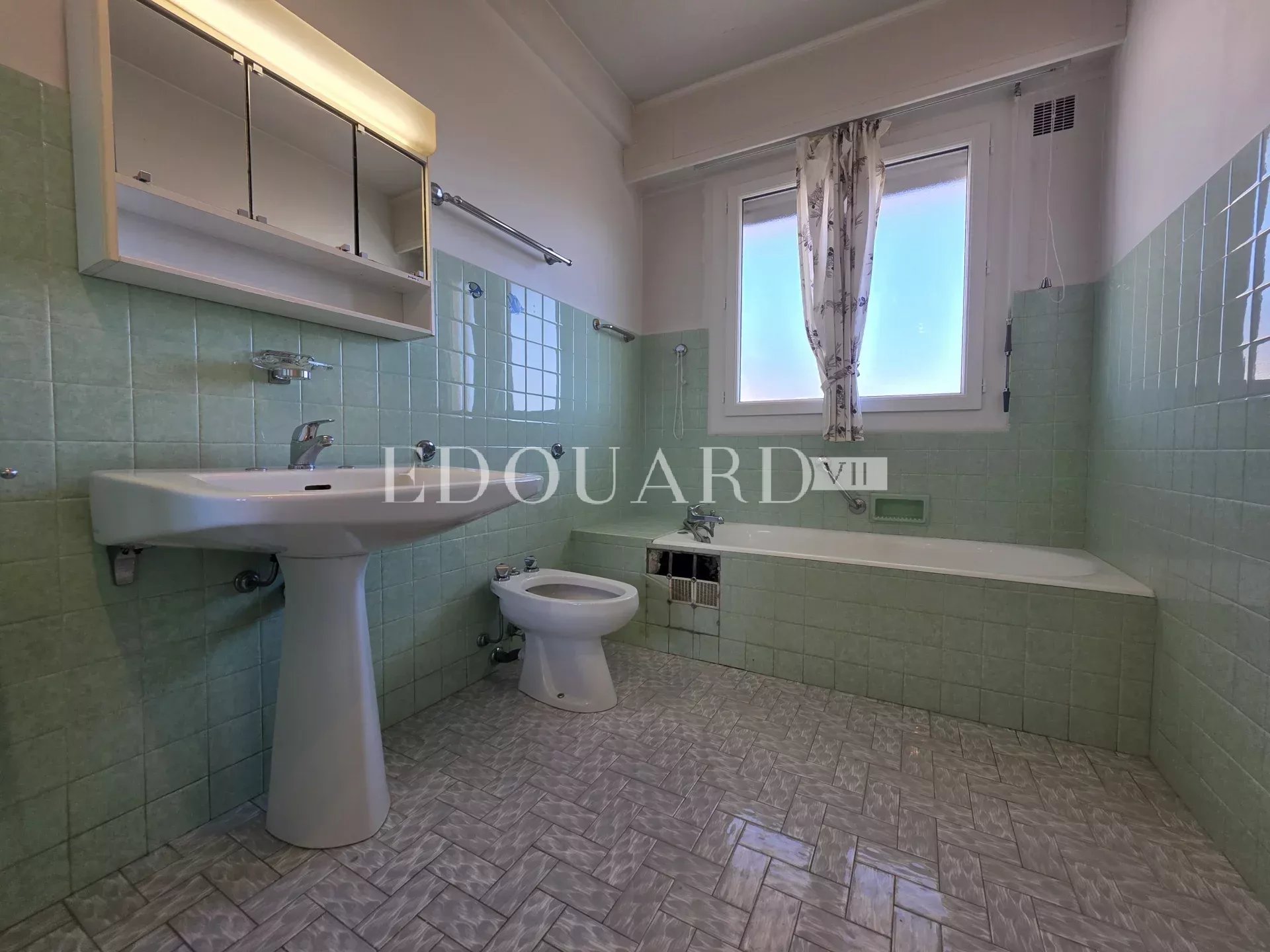 1 Bed, 1 Bath, ApartmentFor Sale, Menton, Alpes-Maritimes