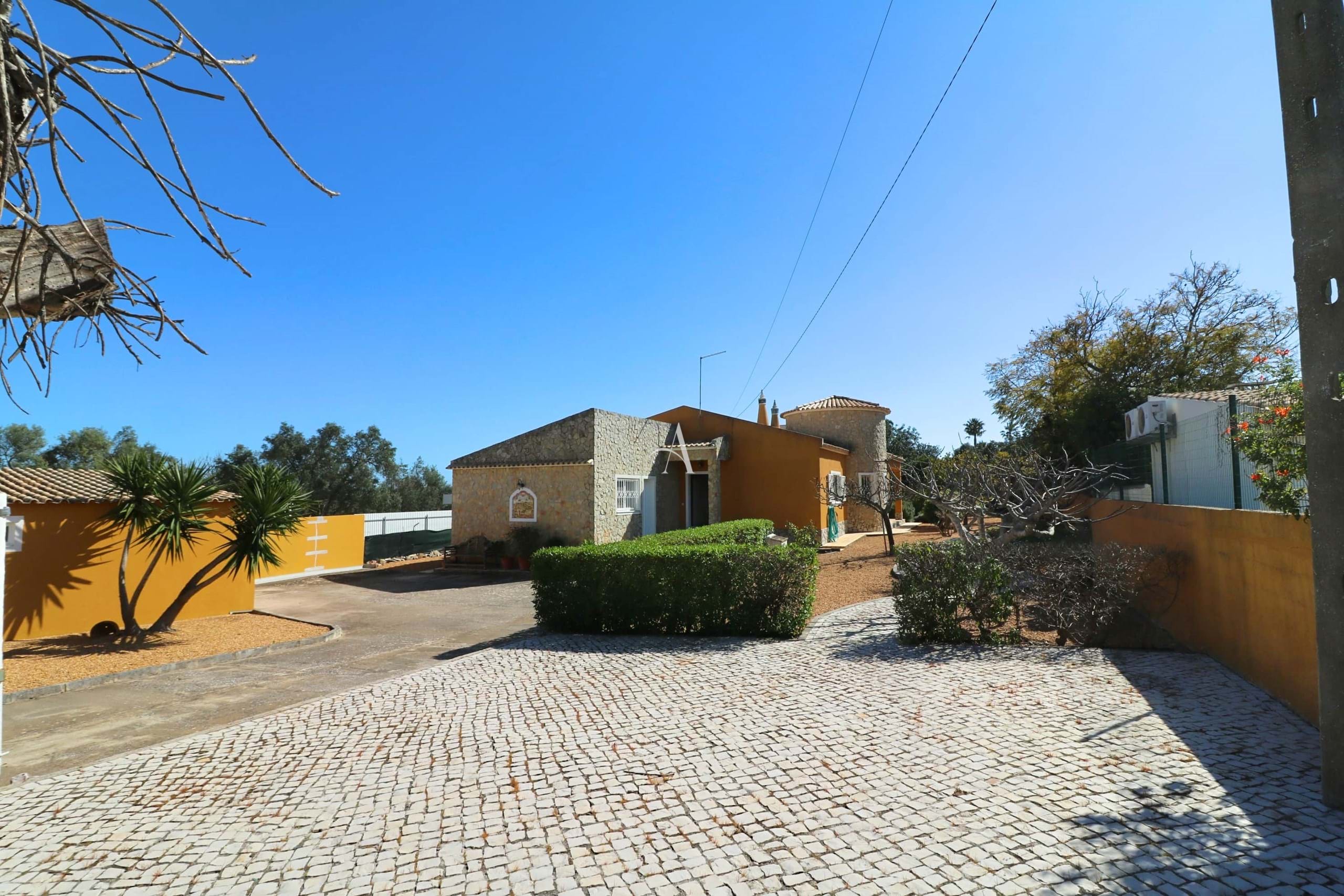 4 Bed, 3 Bath, HouseFor Sale, Loulé, Faro, 810-221