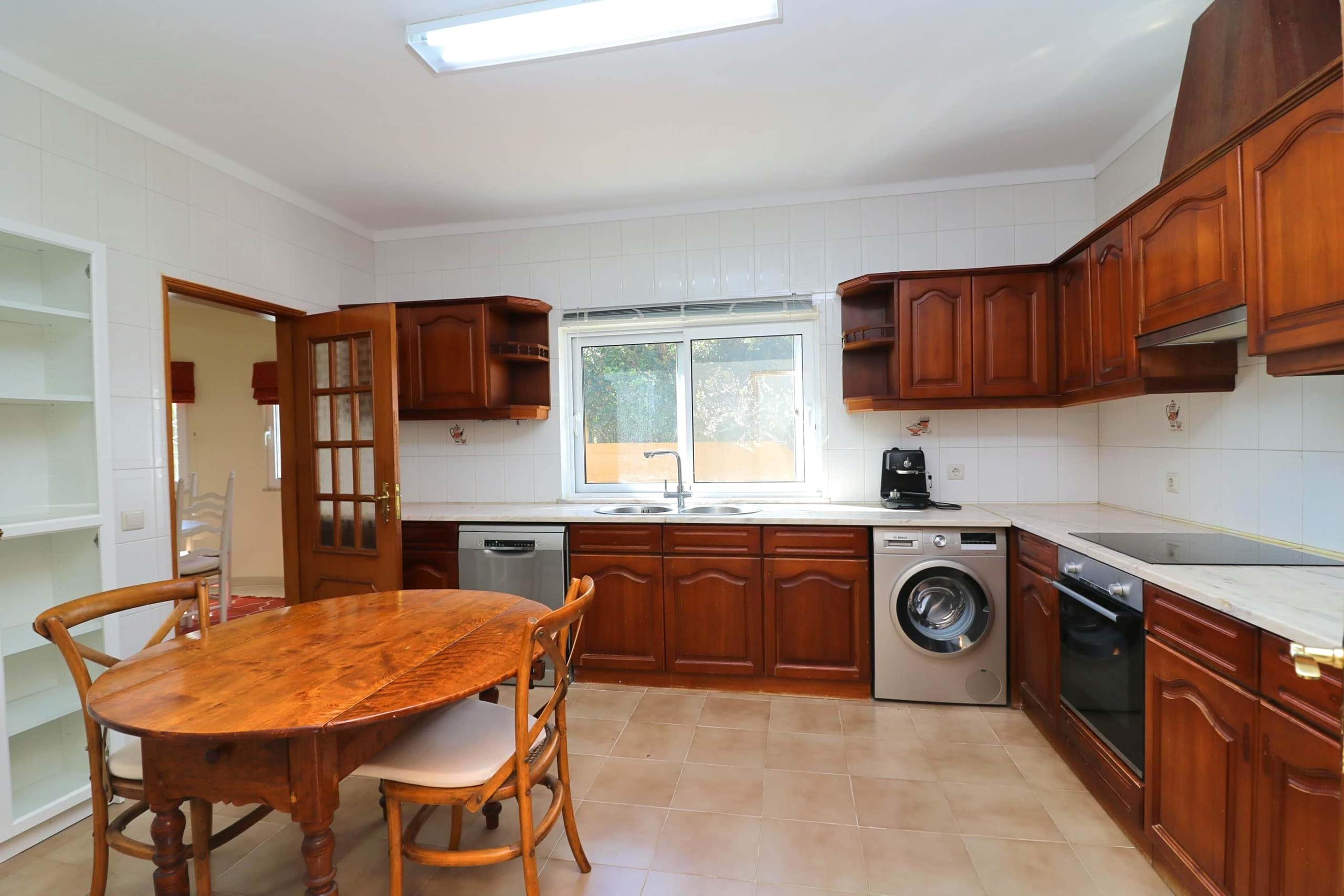 4 Bed, 3 Bath, HouseFor Sale, Loulé, Faro, 810-221