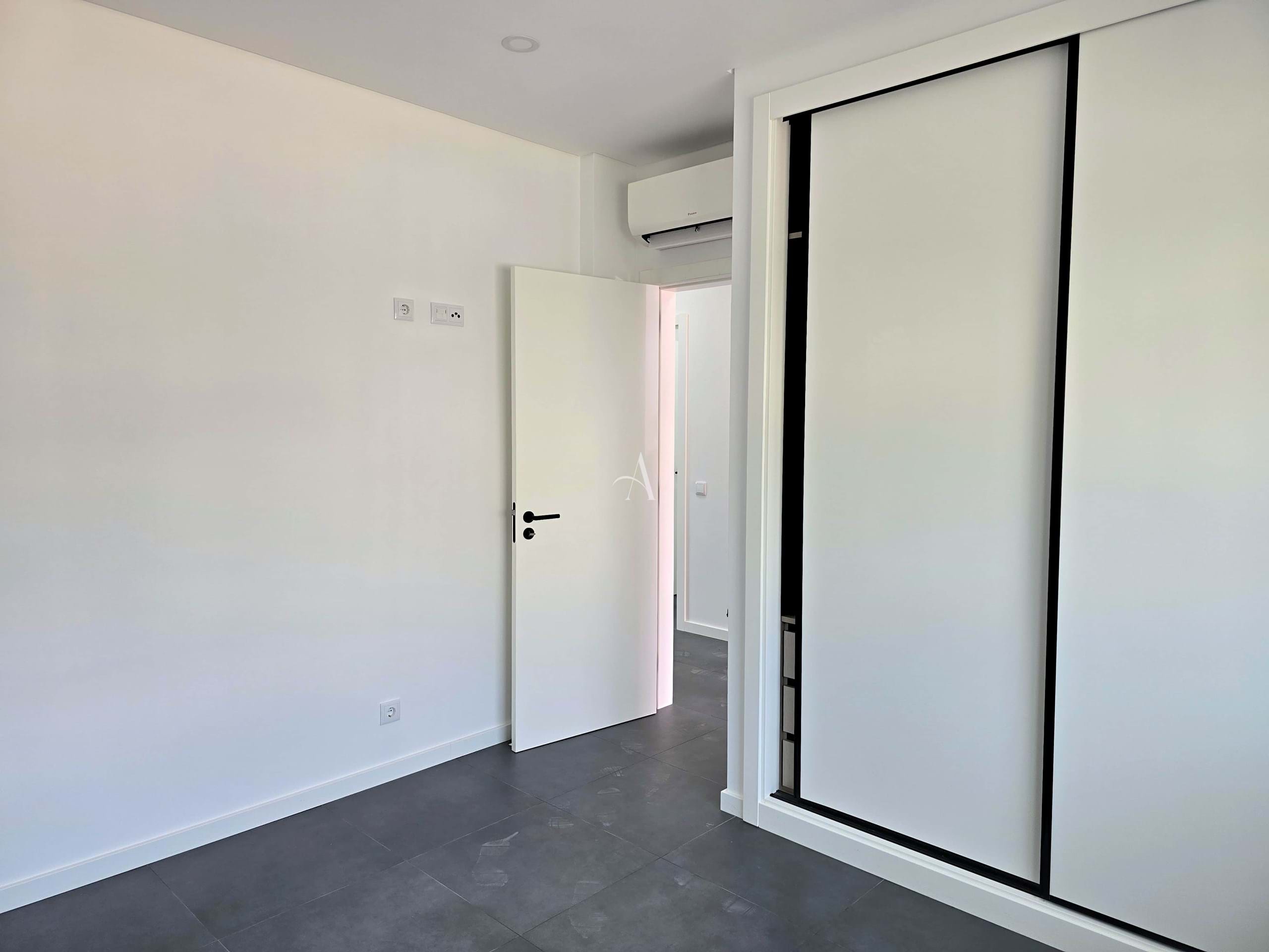 2 Bed, 2 Bath, HouseFor Sale, Sao Bras De Alportel, Faro, 8150-044