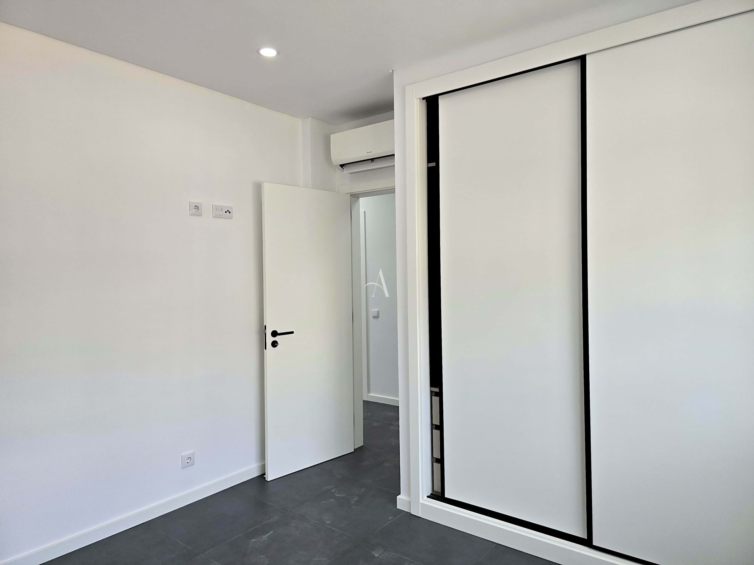 2 Bed, 2 Bath, HouseFor Sale, Sao Bras De Alportel, Faro, 8150-044