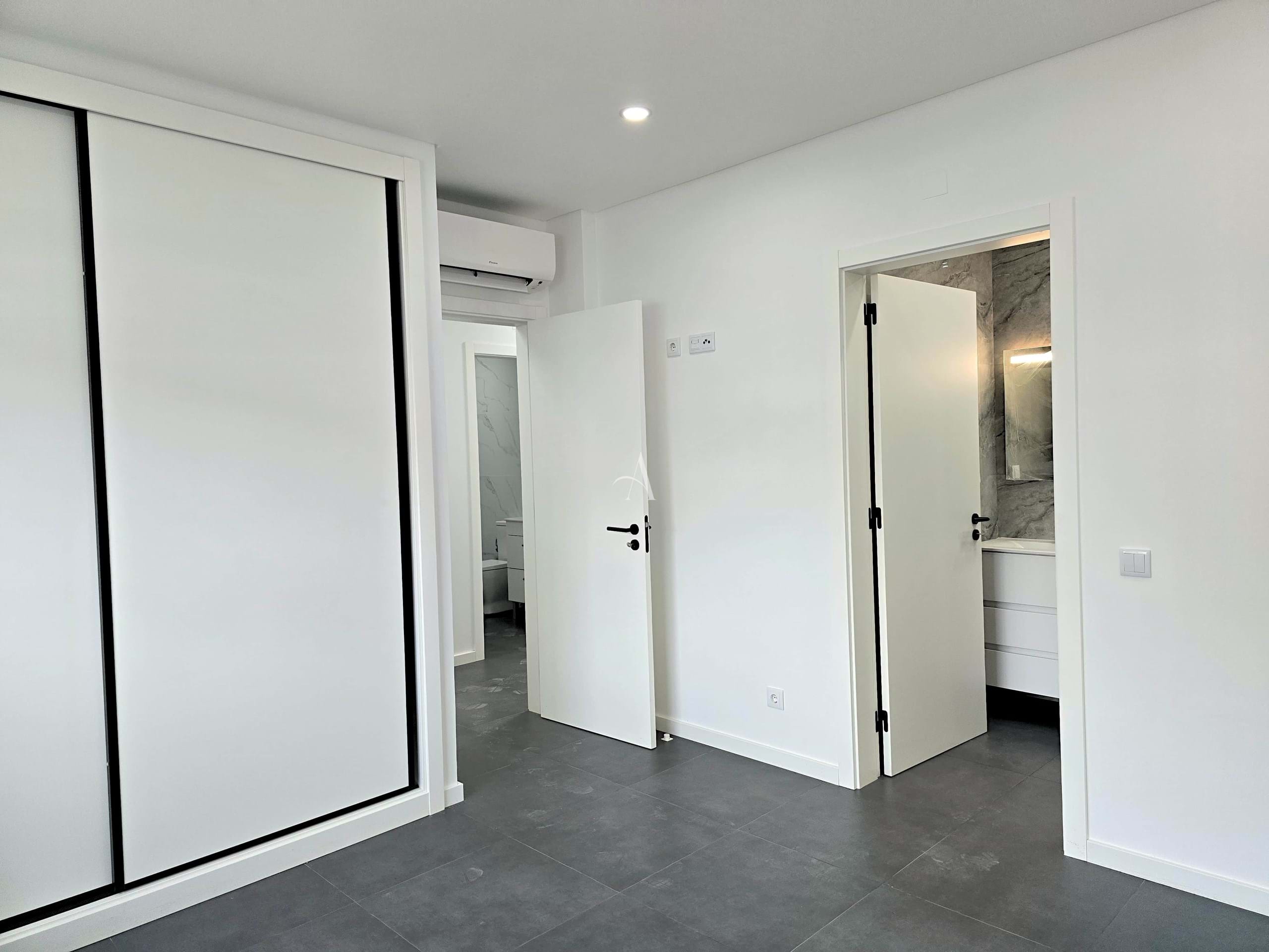 2 Bed, 2 Bath, HouseFor Sale, Sao Bras De Alportel, Faro, 8150-044