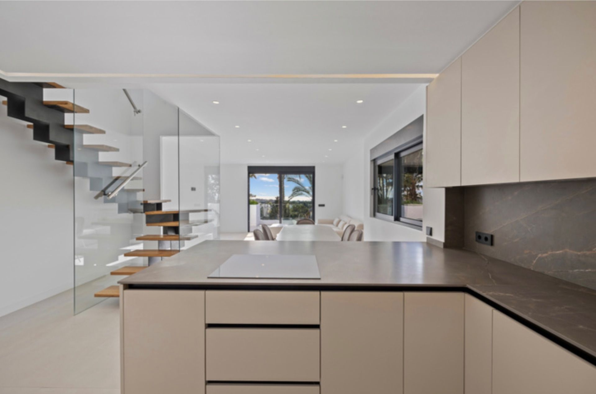 3 Bed, 2 Bath, ApartmentFor Sale, Estepona, Malaga, 29680