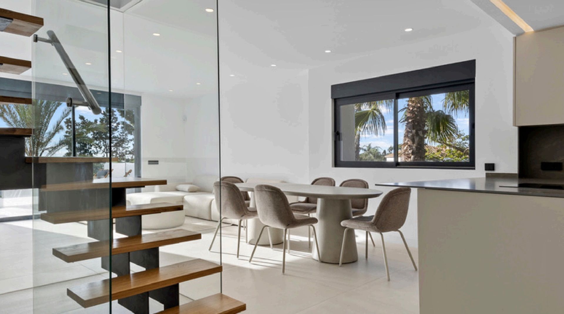 3 Bed, 2 Bath, ApartmentFor Sale, Estepona, Malaga, 29680