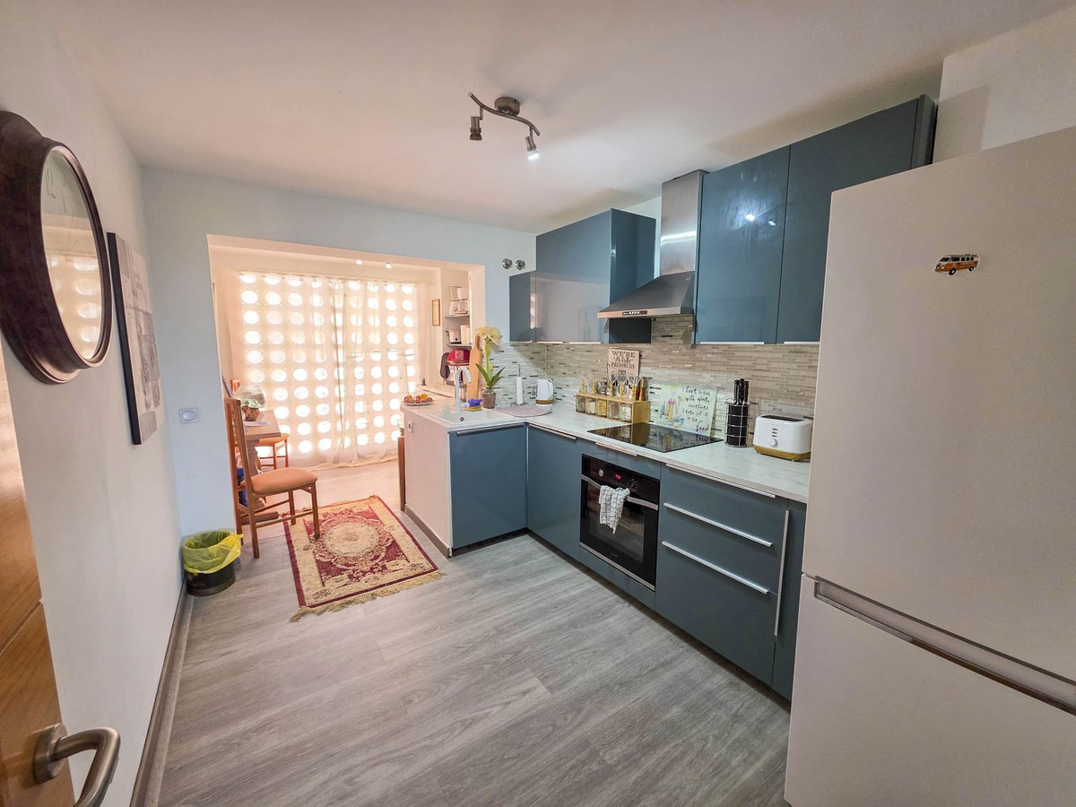 3 Bed, 2 Bath, ApartmentFor Sale, La Duquesa, Malaga