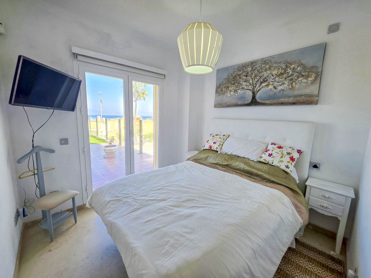 3 Bed, 2 Bath, ApartmentFor Sale, La Duquesa, Malaga