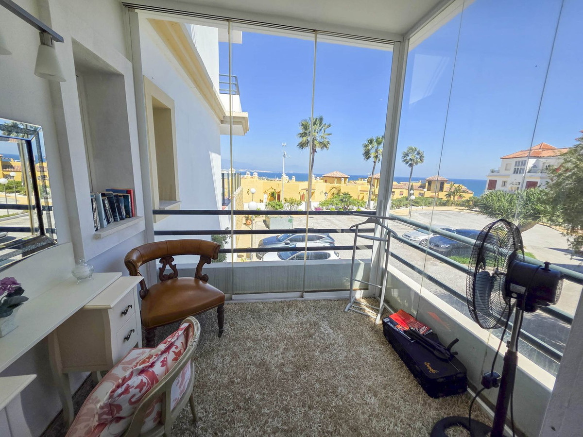 3 Bed, 2 Bath, ApartmentFor Sale, La Duquesa, Malaga